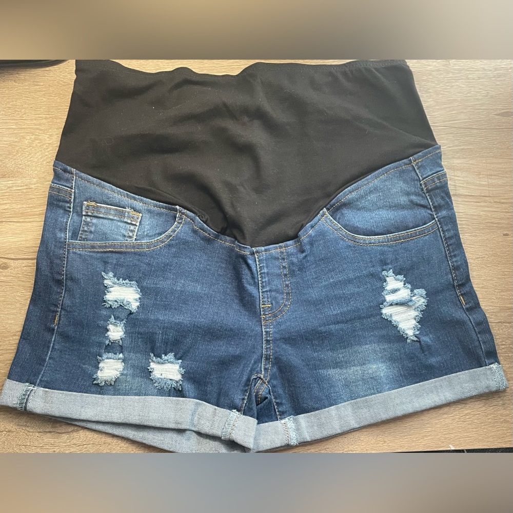 Maternity shorts